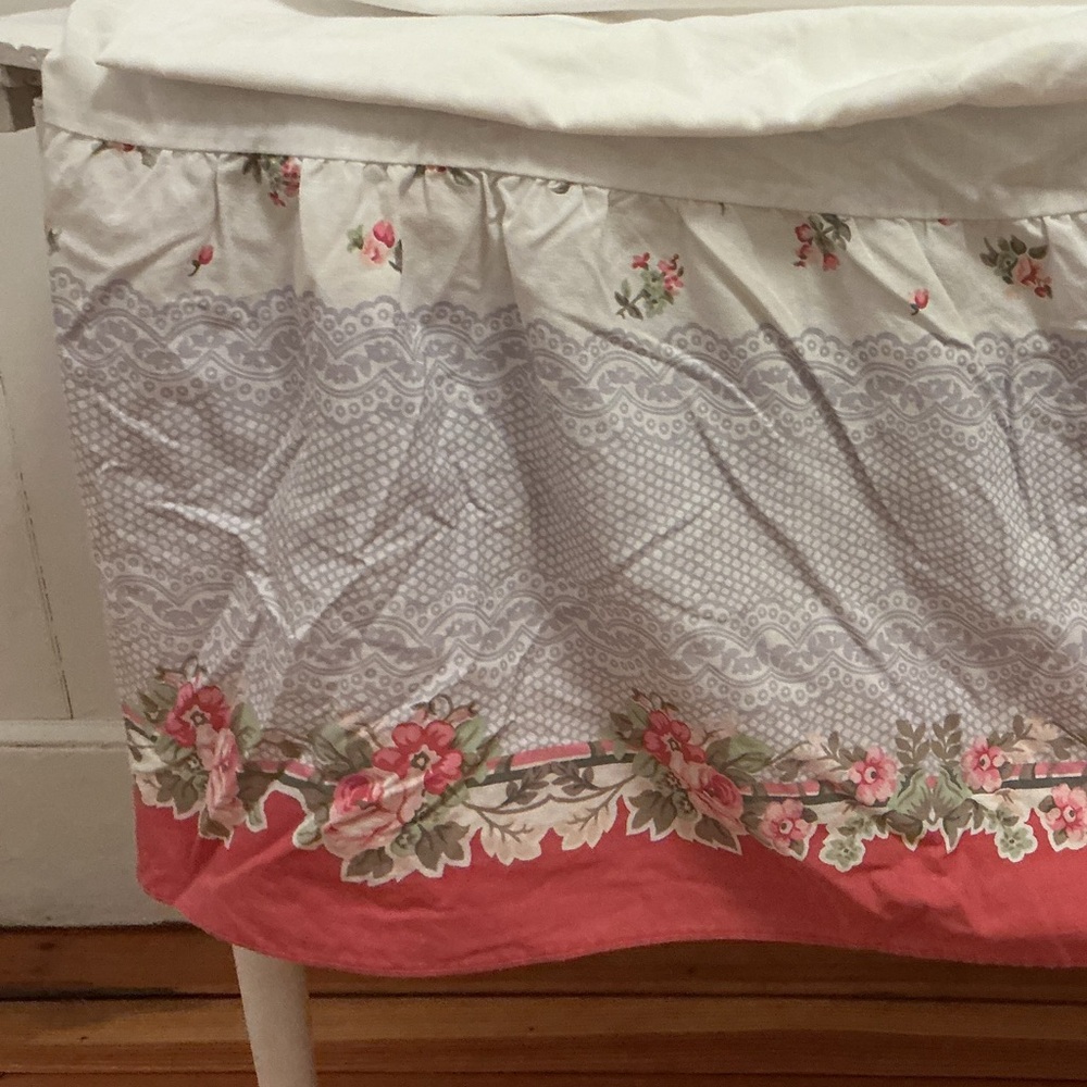 Vintage Shabby Chic Intima Bedskirt - Picture 13 of 15